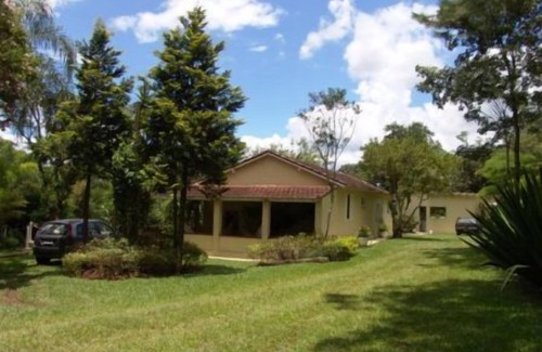 Jarinu House | Beautiful place in the middle of very green
