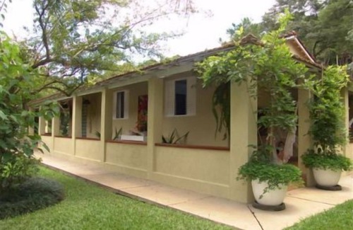 Jarinu House | Beautiful place in the middle of very green