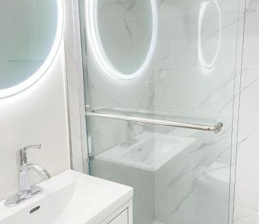 Arbutus Ridge House | Beautiful place with Kitchen, Washing Machine, Internet near UBC, beach and DT