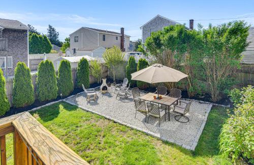Portsmouth House | Beautiful Portsmouth Cottage By the Sea with Jacuzzi