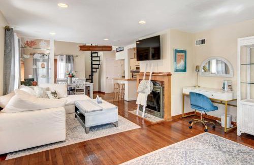 Portsmouth House | Beautiful Portsmouth Cottage By the Sea with Jacuzzi