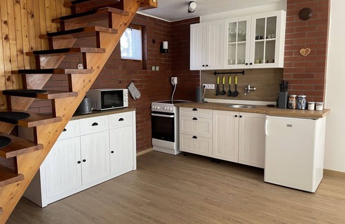 Branzez House | Beautiful private villa for 6 guests with WIFI, balcony and pets allowed