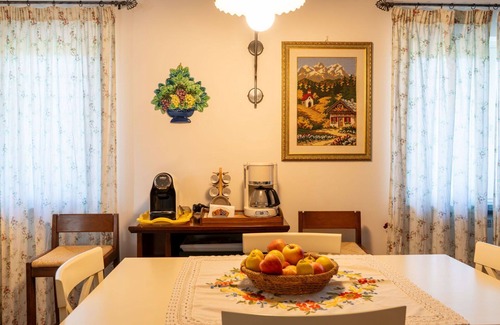 Manziana Villa | Beautiful private villa with A/C, WIFI, private pool, TV, patio, pets allowed and parking