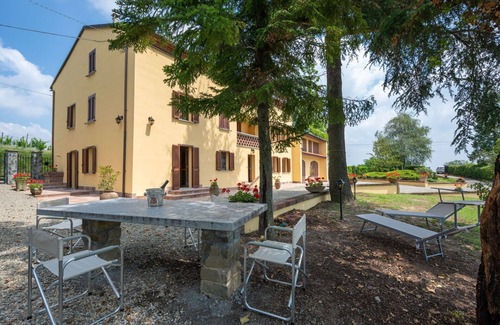 Castel Rocchero House | Beautiful private villa for 6 people with WIFI, TV and patio