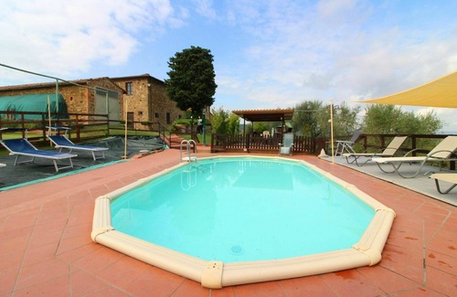 Torrita di Siena Villa | Beautiful private villa for 15 guests with private pool, WIFI and TV, close to Montepulciano