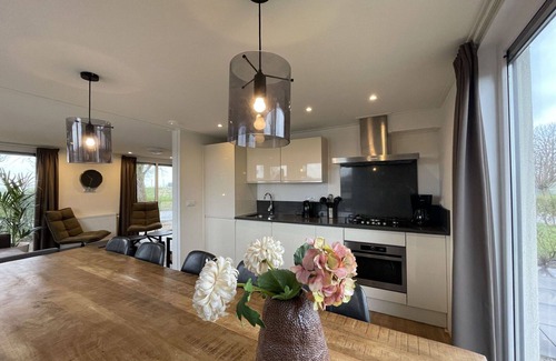 Graft House | Beautiful private villa for 10 people with WIFI, pool, TV, terrace and parking