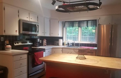 Michiana Cottage | Beautiful Private Cottage, Sleeps 6, Walk to Beach