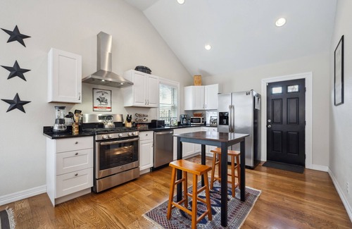 Whittier House | Beautiful Private Carriage House, Heart of Denver, Quiet Yet Close to Everything