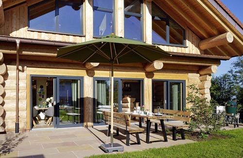Heitersheim House | Beautiful private villa for 8 people with pool, hot tub, WIFI, TV, patio, pets allowed and parking