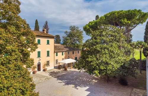 San Miniato Basso House | Beautiful private villa for 20 people with private pool, WIFI, TV, patio, pets allowed and parking