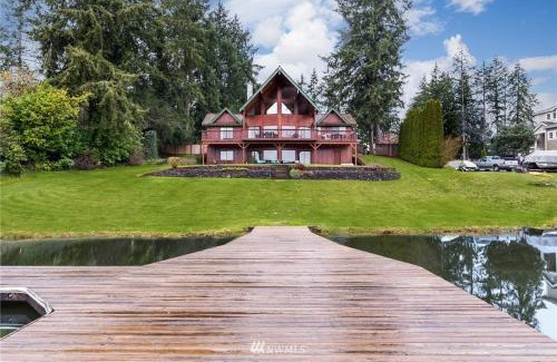 Fort Lewis House | Beautiful Private Lake Lodge with Private Dock and Mountain Views