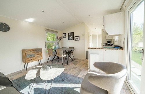 Kaatsheuvel House | Beautiful private villa for 4 guests with WIFI, pool, TV and terrace