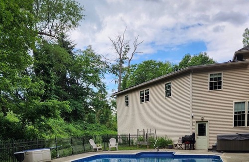 Perinton House | Beautiful Private Pittsford Home