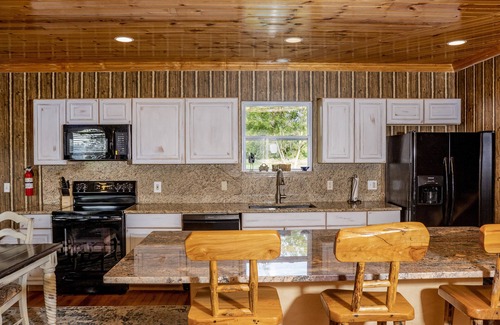 Howell House | Beautiful Private Updated Farmhouse