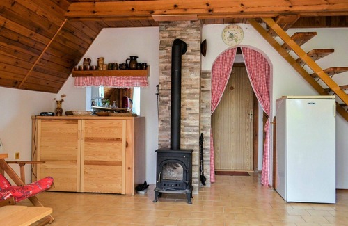 Zabovresky House | Beautiful private villa for 4 guests with WIFI, TV and terrace