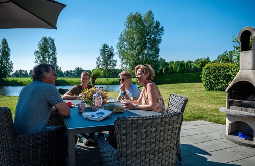 Vlagtwedde House | Beautiful private villa for 8 guests with pool, WIFI, TV, terrace and parking