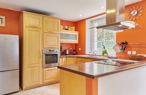 Le Vretot House | Beautiful private villa for 5 guests with WIFI, TV, patio, pets allowed and parking