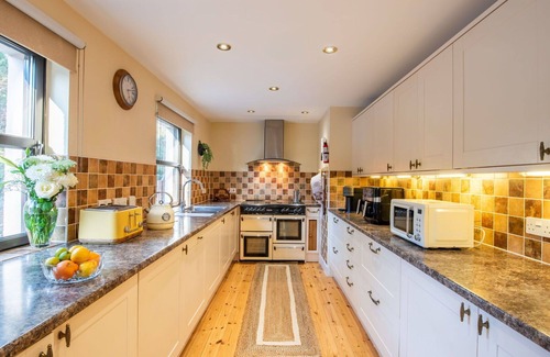 East Lewiston Villa | Beautiful private villa for 7 guests with WIFI, TV, patio, panoramic view and parking