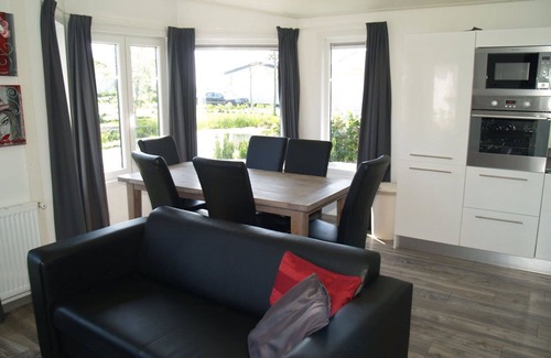 Dordtse Biesbosch House | Beautiful private villa for 6 people with pool, WIFI, TV and terrace