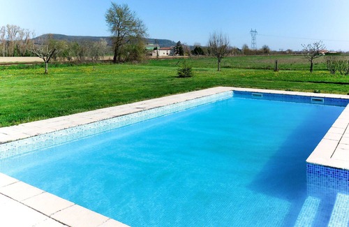 Penne-d'Agenais Villa | Beautiful private villa for 6 people with WIFI, private pool, TV, terrace, pets allowed and park.