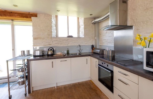 Morwellham Villa | Beautiful private villa with WIFI, TV, terrace, pets allowed, panoramic view and parking