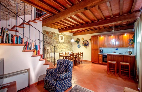 Bibbiena Villa | Beautiful private villa for 8 people with WIFI, A/C, private pool, TV, pets allowed and parking