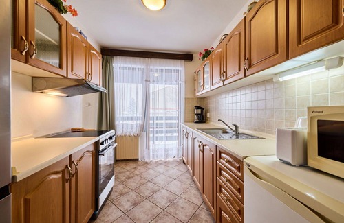 Svoboda nad Upou Villa | Beautiful private villa for 15 guests with WIFI, TV, patio, pets allowed and parking