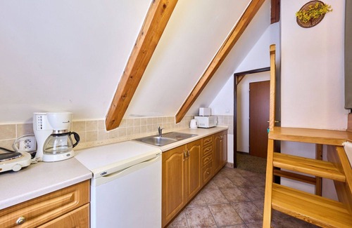 Svoboda nad Upou Villa | Beautiful private villa for 15 guests with WIFI, TV, patio, pets allowed and parking