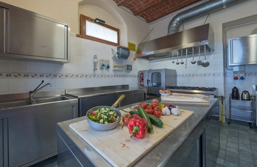 Le Piazze Villa | Beautiful private villa with A/C, WIFI, hot tub, sauna, private pool, TV, patio, close to Cortona