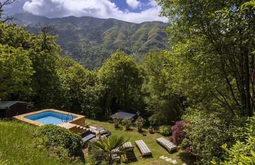 Pisogne Villa | Beautiful private villa for 16 people with WIFI, private pool, TV, patio, pets allowed and parking