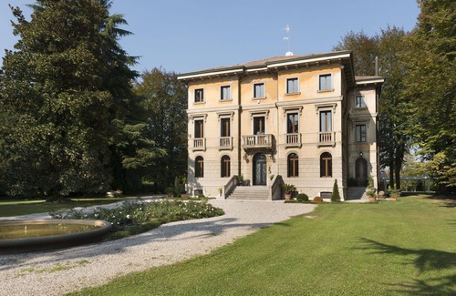 Saonara Villa | Beautiful private villa for 17 people with A/C, WIFI, TV, terrace and parking, close to Padua