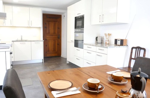 Grono House | Beautiful private villa for 5 guests with WIFI, TV, patio, pets allowed and panoramic view