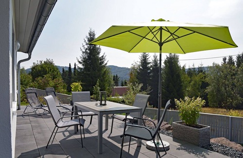 Goldlauter House | Beautiful private villa for 4 people with WIFI, TV, terrace, pets allowed and parking