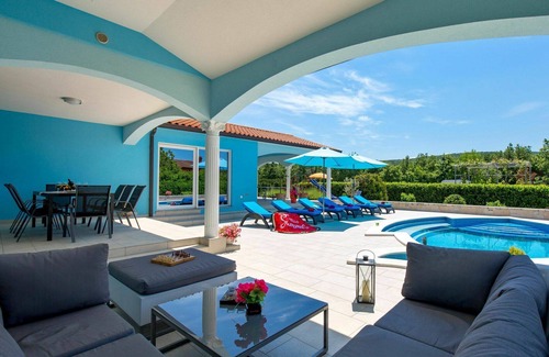 Rogocana House | Beautiful private villa for 8 guests with A/C, WIFI, private pool, TV and patio