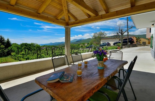 Trinajstici House | Beautiful private villa for 6 guests with hot tub, WIFI, A/C, TV, terrace and parking