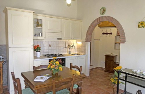Cortona House | Beautiful private villa with pool, WIFI, TV, terrace, pets allowed, panoramic view and parking