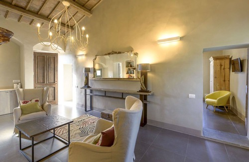 Montecolognola Villa | Beautiful private villa with private pool, WIFI, hot tub, A/C, TV, patio, pets allowed and parking