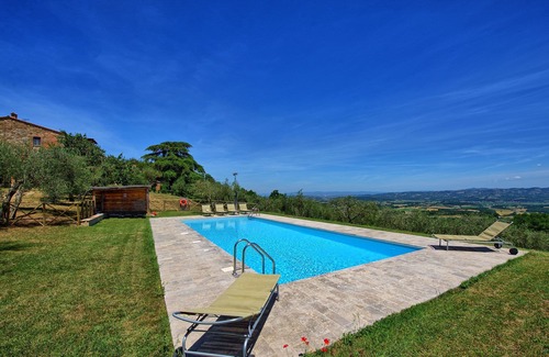 Le Piazze Villa | Beautiful private villa for 6 people with WIFI, pool, A/C and panoramic view