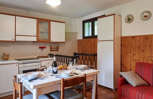 Dascio House | Beautiful private villa for 3 guests with WIFI, patio, pets allowed and parking