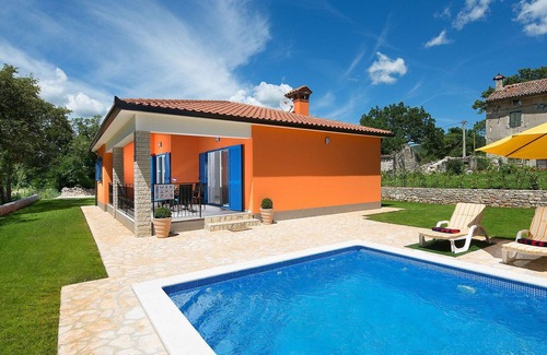 Trget House | Beautiful private villa with A/C, private pool, WIFI, TV, terrace, pets allowed and parking