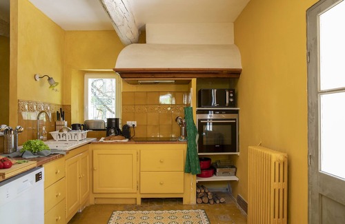 Villes-sur-Auzon House | Beautiful Provencal Bastide, 8 bedrooms, 20 beds, swimming pool, AC, wifi