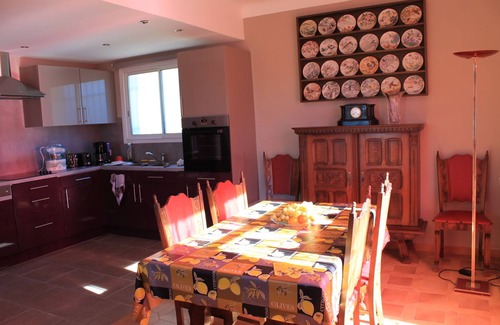 Saint-Jacques House | Beautiful Provencal Stone Villa with Large Pool and Pool House