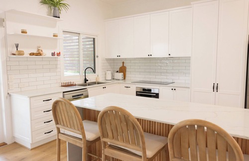Bulimba House | Beautiful Queensland Getaway | In the Heart of Bulimba