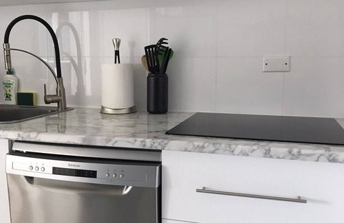 Hallett Cove Apartment | Beautiful quiet apartment with sea views