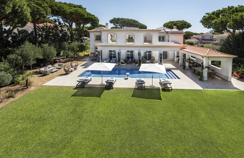 Quinta do Lago Villa | Beautiful Quinta do Lago Villa | 5 Bedrooms | Villa Lauron | Private Pool &.