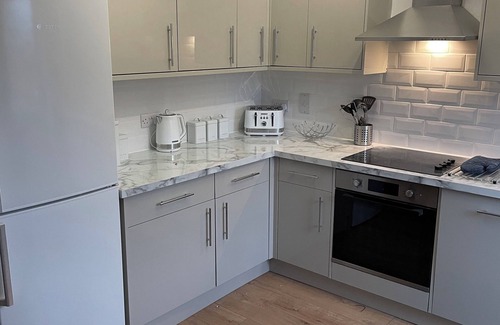 Ridgeway House | Beautiful quite 3 bedroom sleep 5 fully functioning home