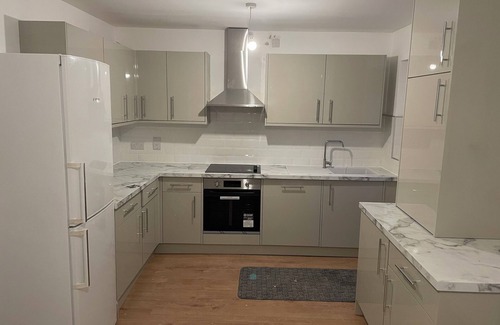 Ridgeway House | Beautiful quite 3 bedroom sleep 5 fully functioning home