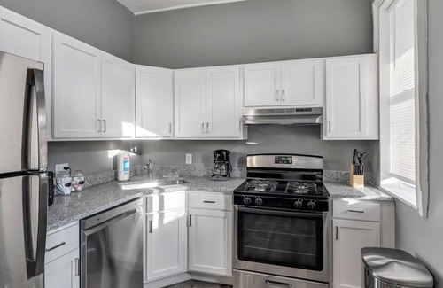 Shaw Hotel | Beautiful, Rehabbed Unit in Shaw Community - 4226b