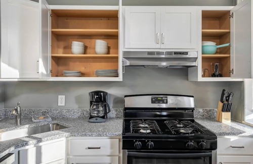 Shaw Hotel | Beautiful, Rehabbed Unit in Shaw Community - 4226b