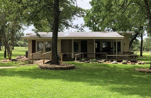 Anderson Cabin | Beautiful remodeled cabin on breathtaking ranch!